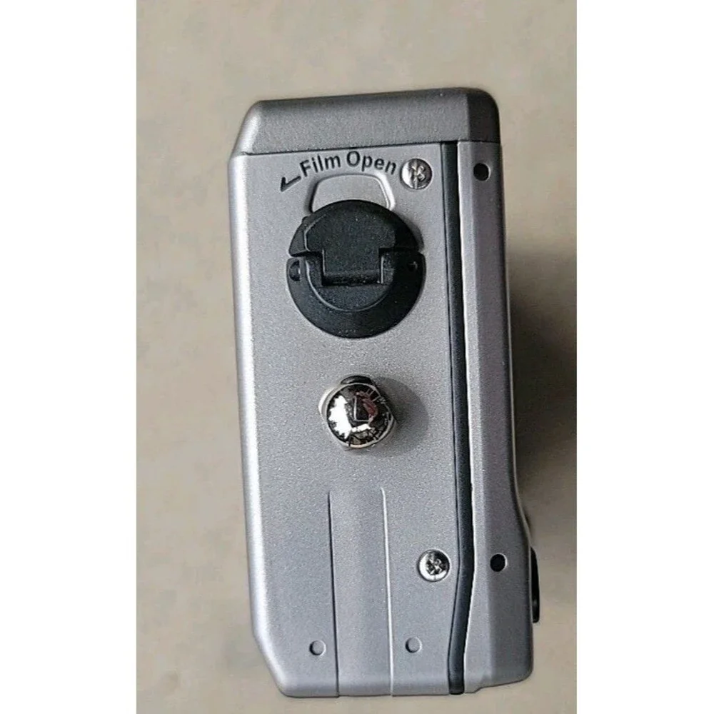 Canon ELPH 370Z Camera With Case UNTESTED